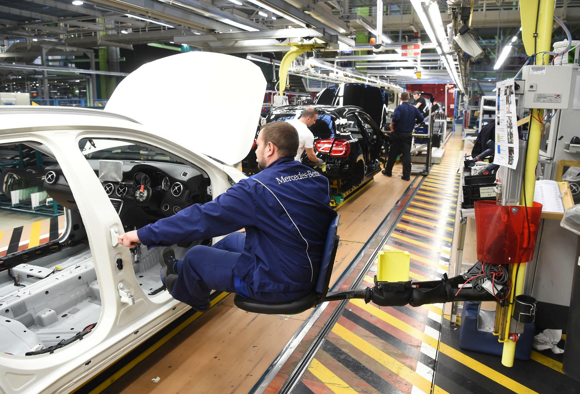 Завод мерседес в россии где находится: Российский завод Mercedes-Benz возобновил производство