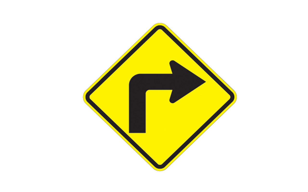 Знак поворот направо на синем фоне
