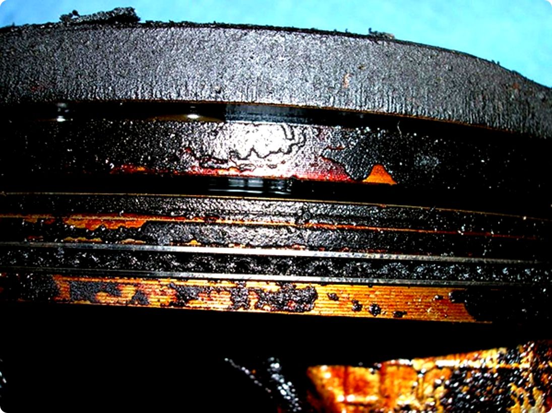 Почему моторное масло быстро темнеет: Почему, когда в двигателе темнеет масло, — это хорошо, а не плохо?