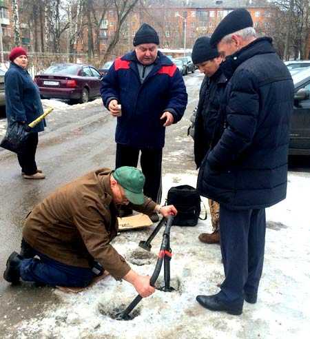 Барьер для парковки автомобиля во дворах – Парковочные барьеры и блокираторы места; установка своими руками