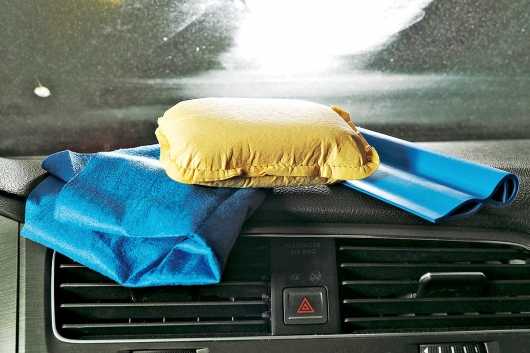 Что хорошо впитывает влагу в машине – Как просушить салон автомобиля под ковриками