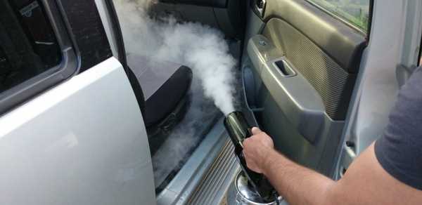 Что хорошо впитывает влагу в машине – Как просушить салон автомобиля под ковриками