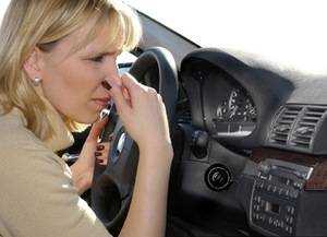 Как убрать запах бензина из салона машины – Убираем запах бензина в автомобиле