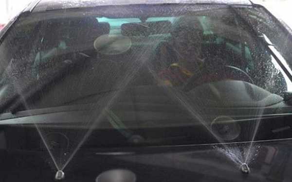 Прочистка форсунок омывателя лобового стекла – Чистка омывателей лобового стекла (веерных форсунок) — Volvo XC90, 2.5 л., 2008 года на DRIVE2